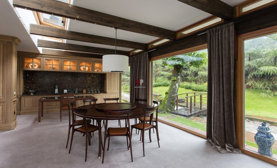 Кухня гостиная с панорамными окнами