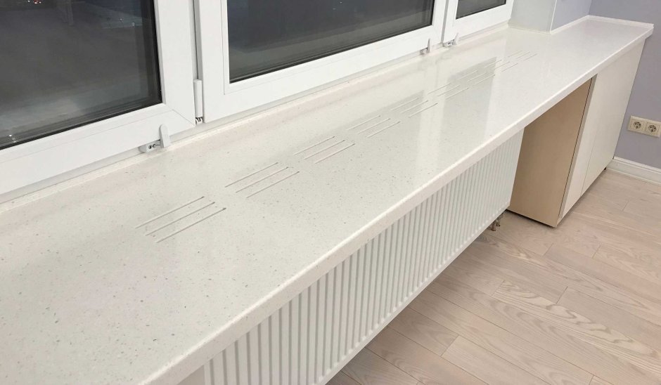 Широкий подоконник в интерьере кухни