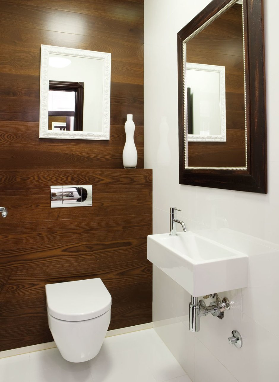 Туалет плитка под дерево и мрамор