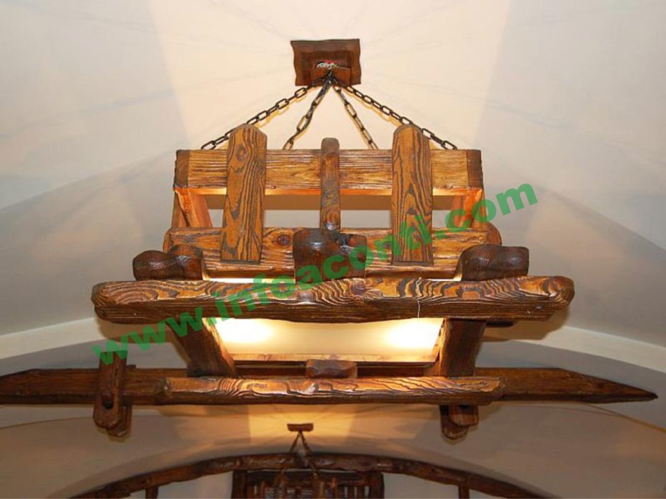 Люстра из массива дерева