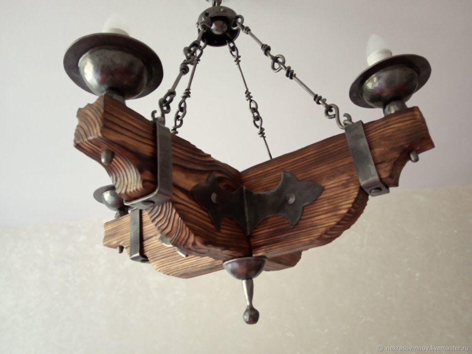 Люстра из дерева под старину