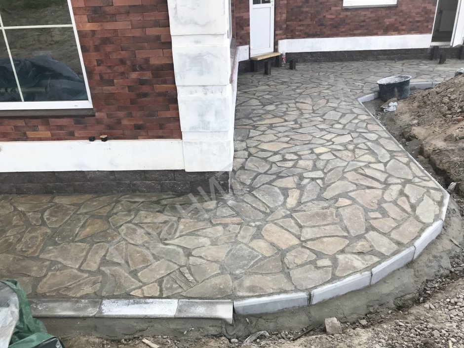 Плитняк для мощения отмостки