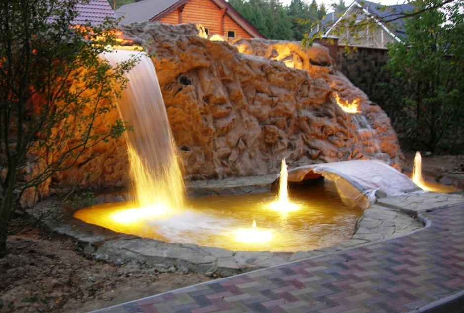 Водопад на участке