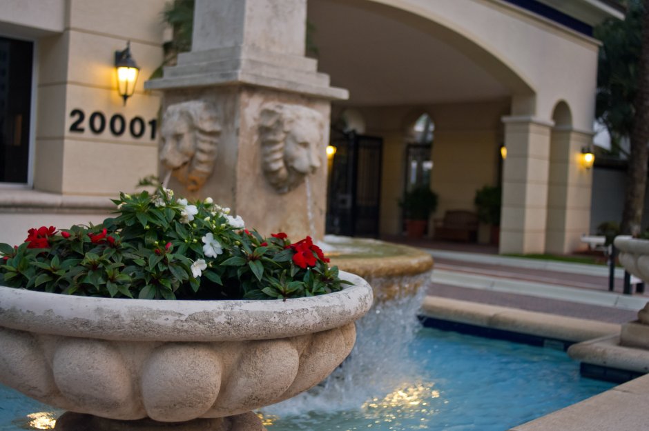 Фонтанчики во двориках Мальграт де мар