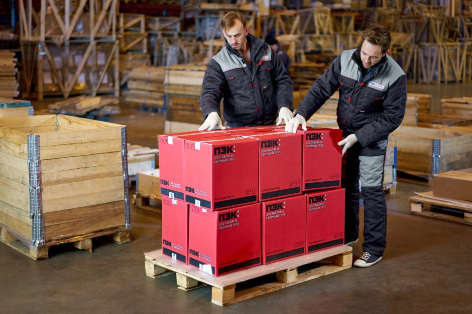 ПЭК работник склада