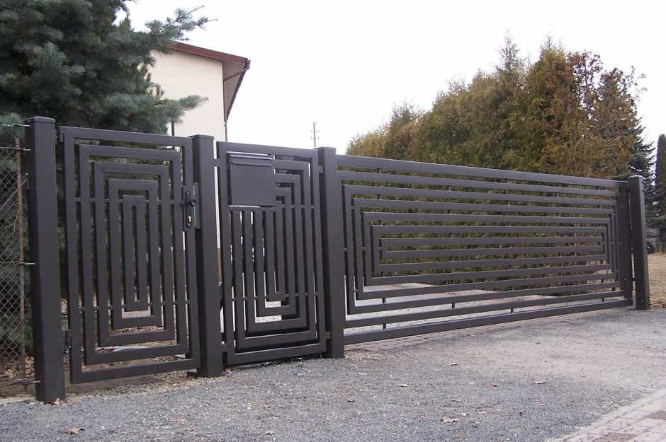 Металлические заборы в стиле хайтек