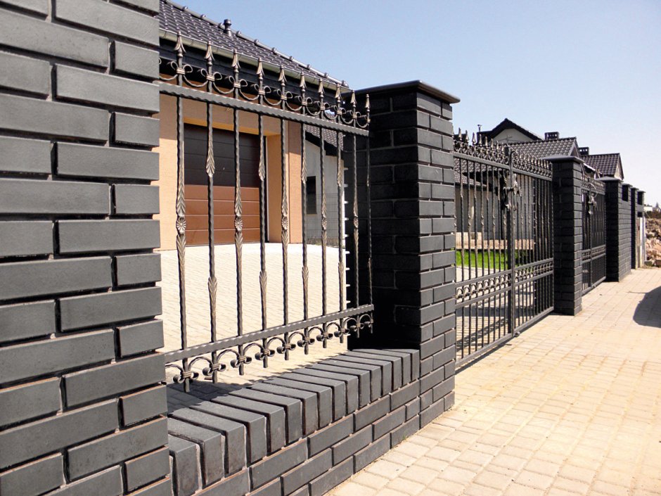 Красивый фасад забора