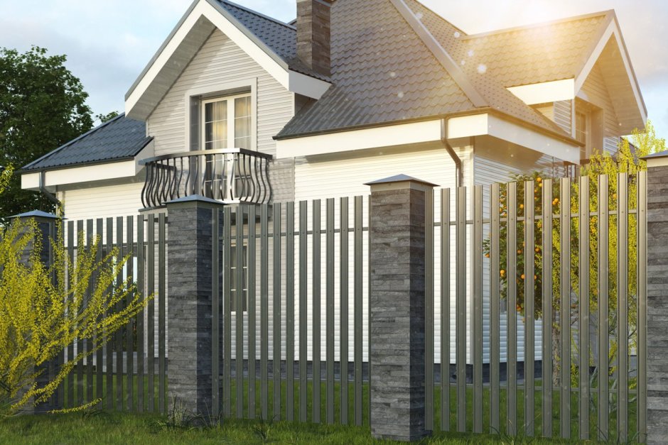 Дом с забором