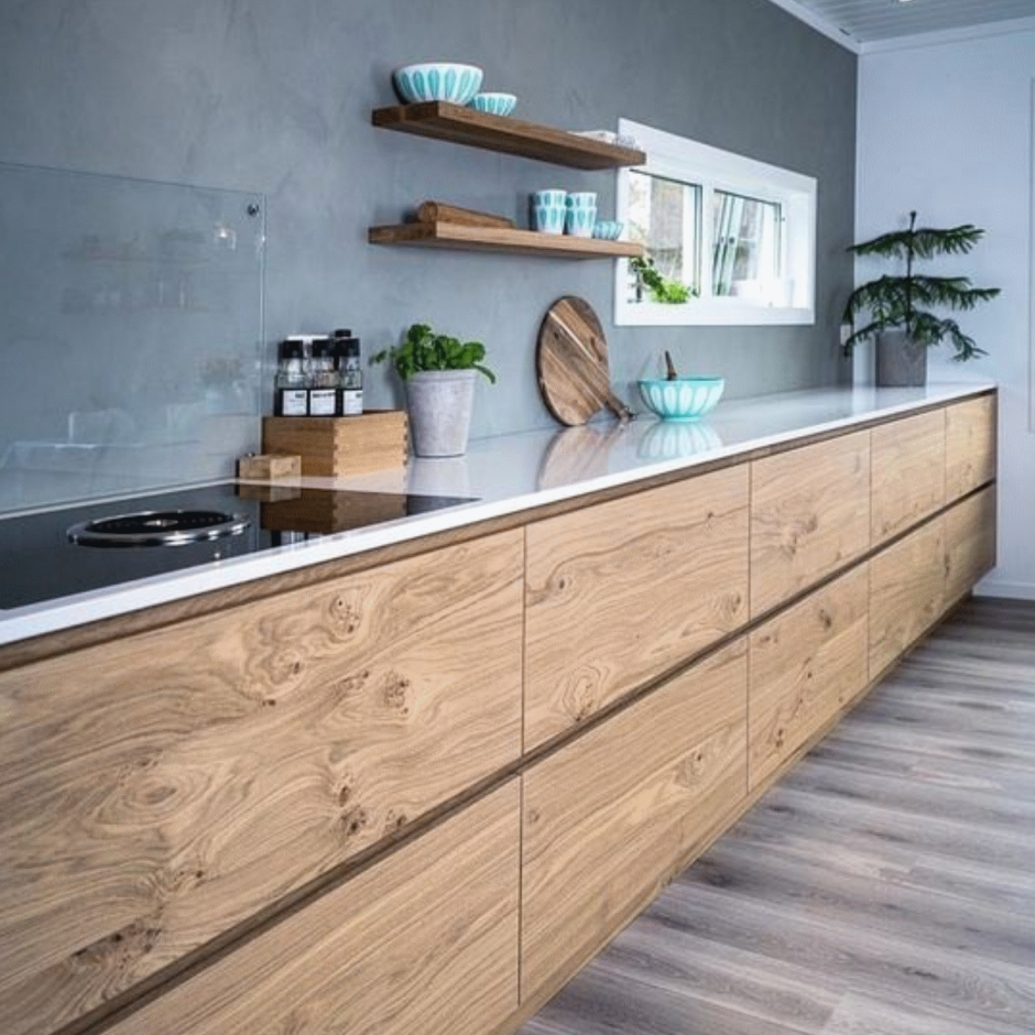 Кухня белый верх низ под дерево