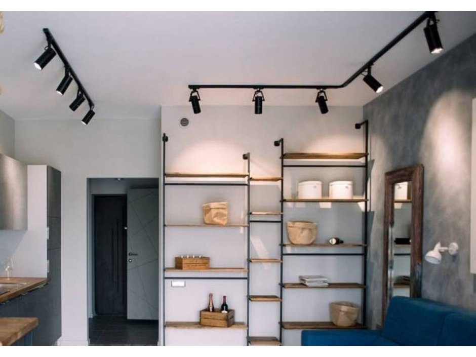 Трековые светильники на шинопроводе в интерьере