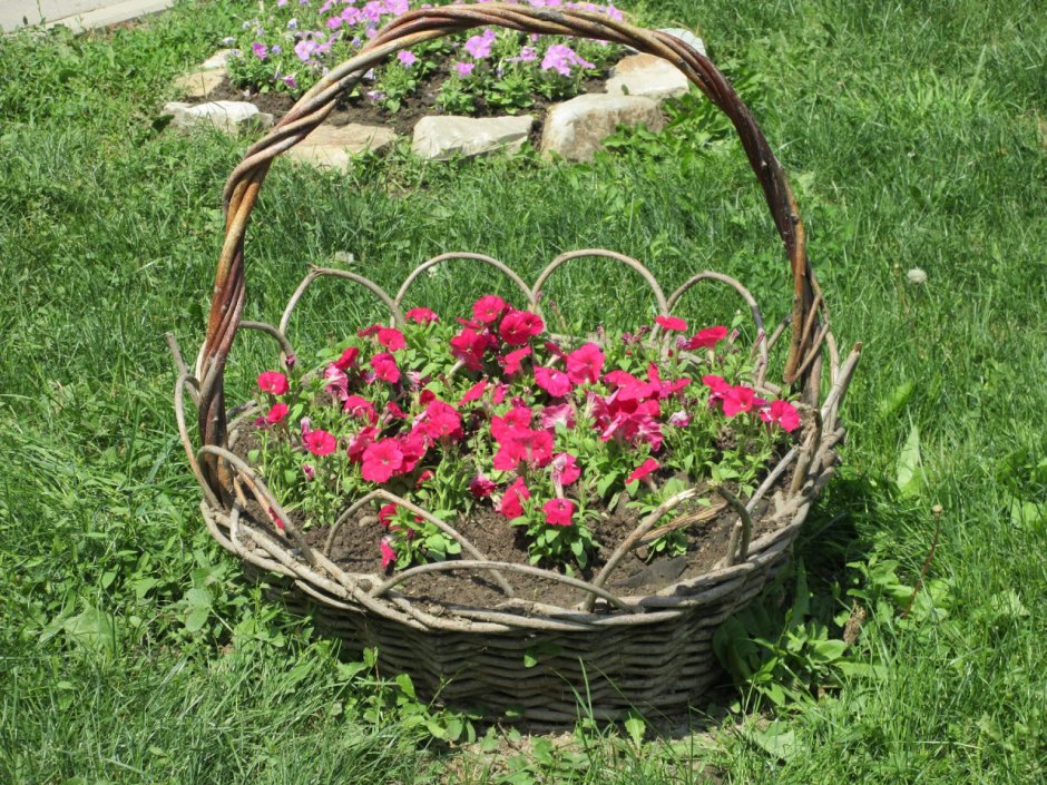 Телега для украшения сада