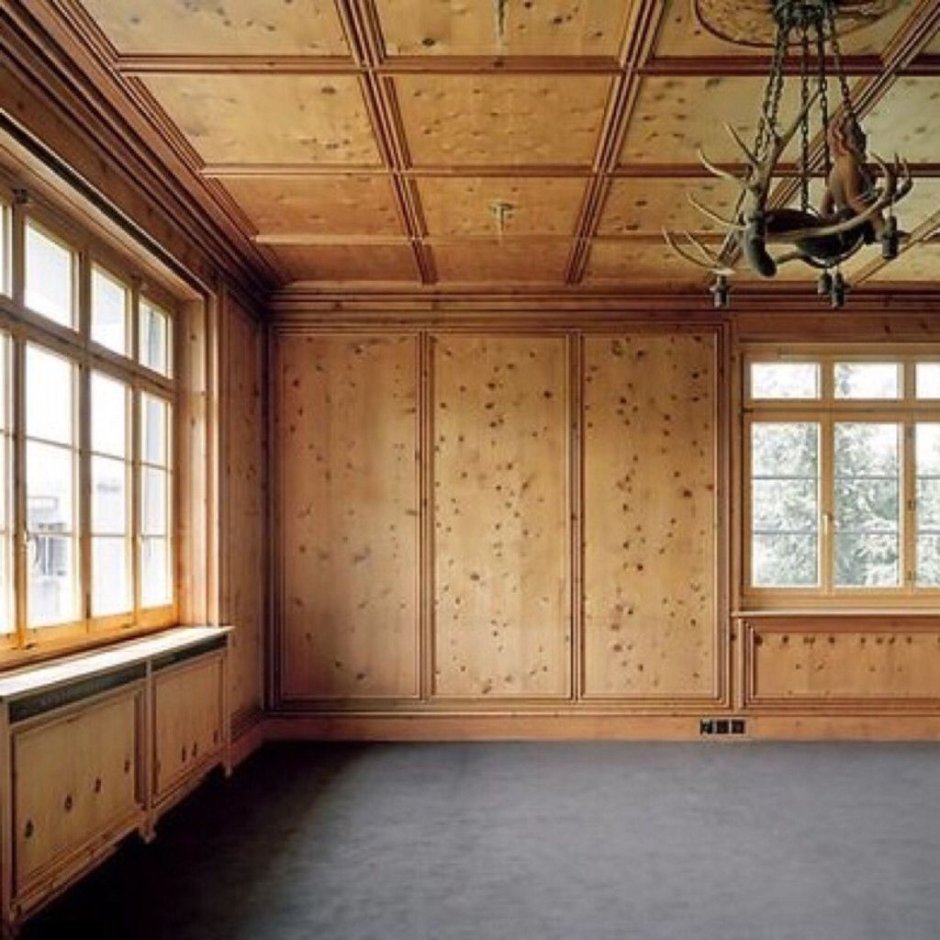 Отделка потолка фанерой