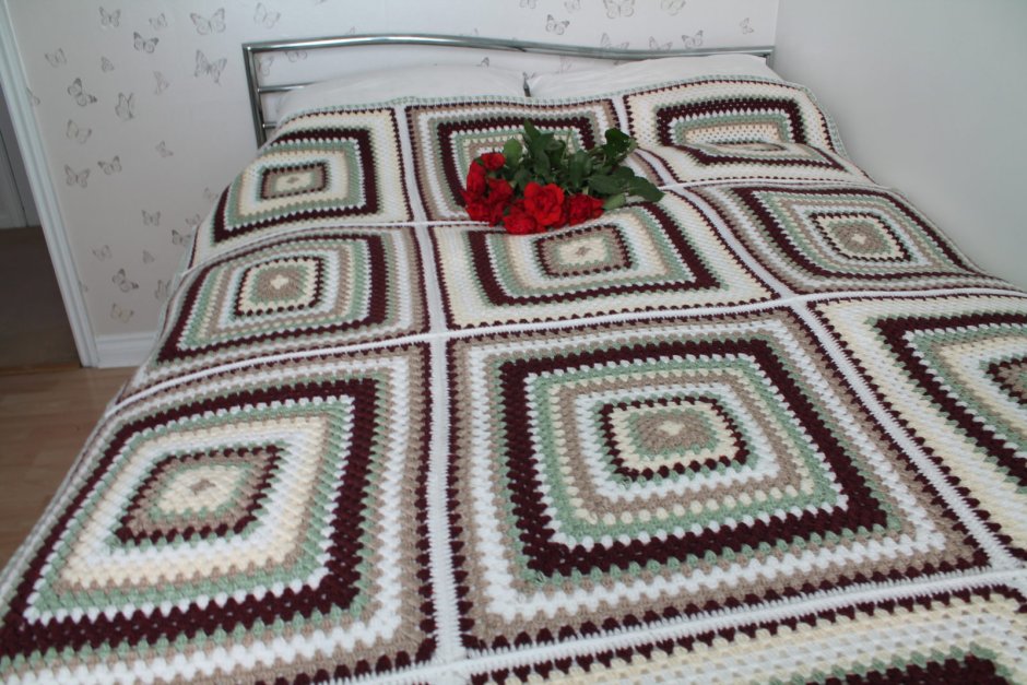 Плед из бабушкиных квадратов