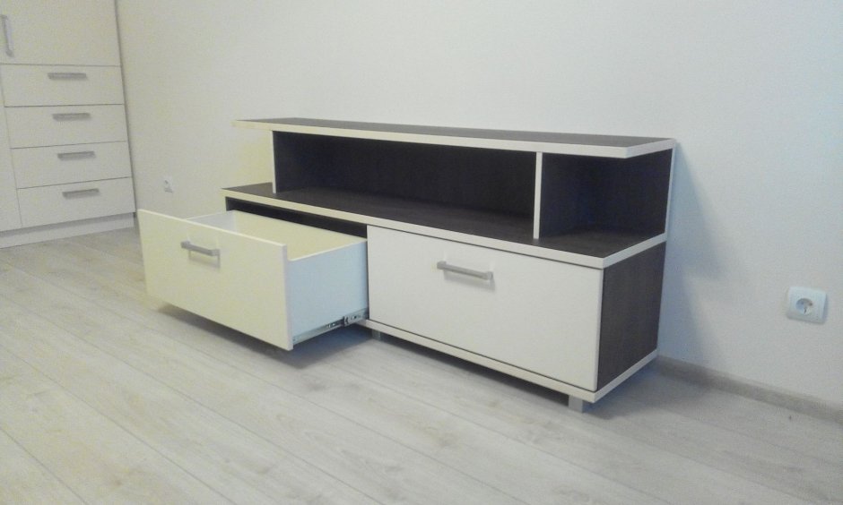 Высота крепления подвесной тумбы под ТВ