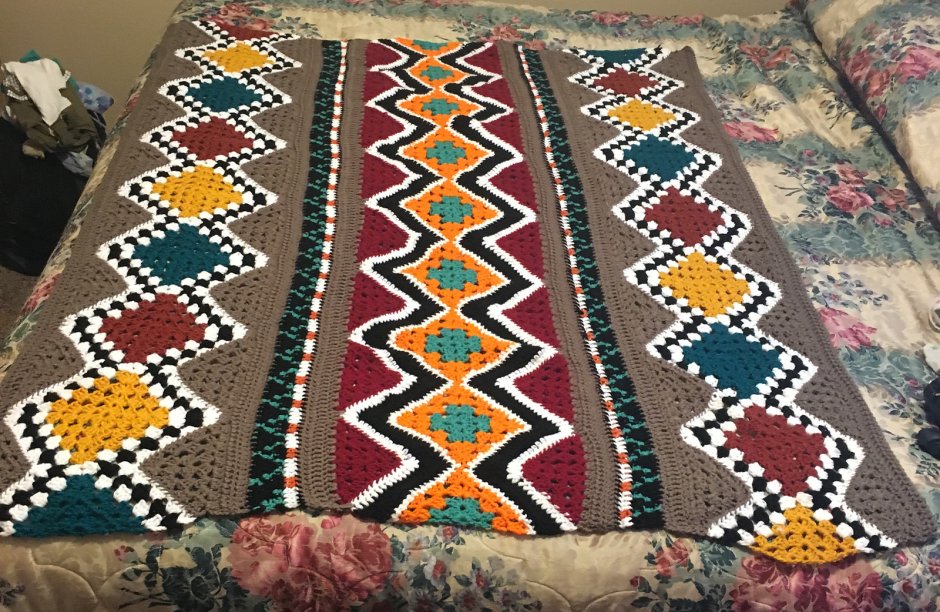 Вязаный плед Бабушкин квадрат