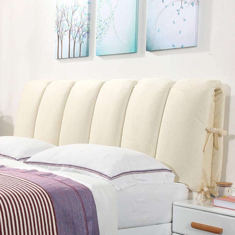 Подушка на спинку кровати