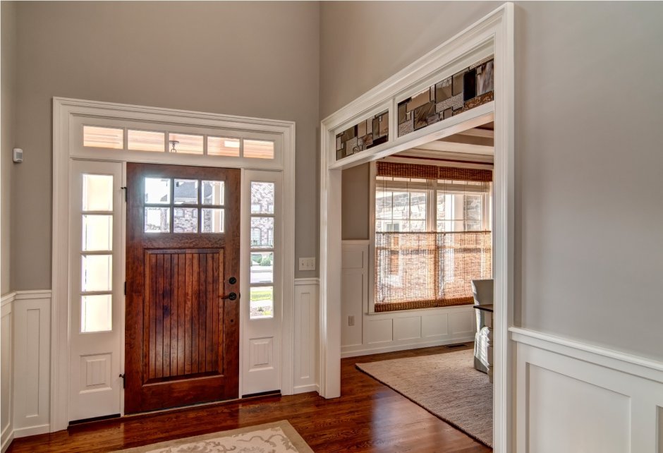 Дверь с фрамугой