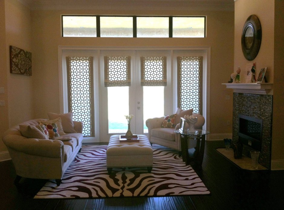 Двухстворчатая дверь порта с фацетом