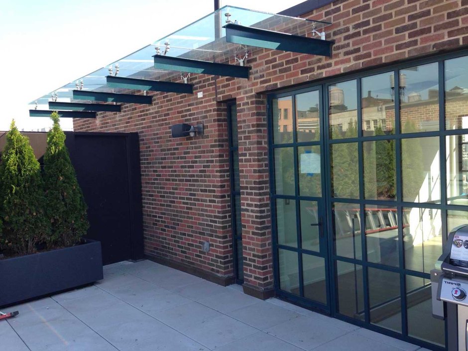 Стеклянный навес