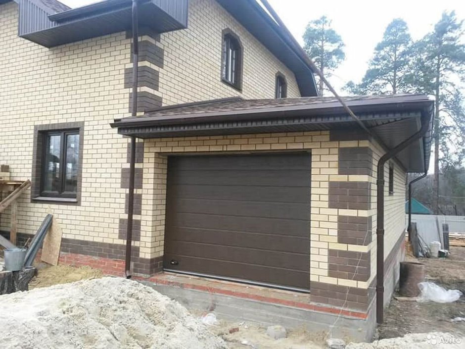 Дом с гаражом