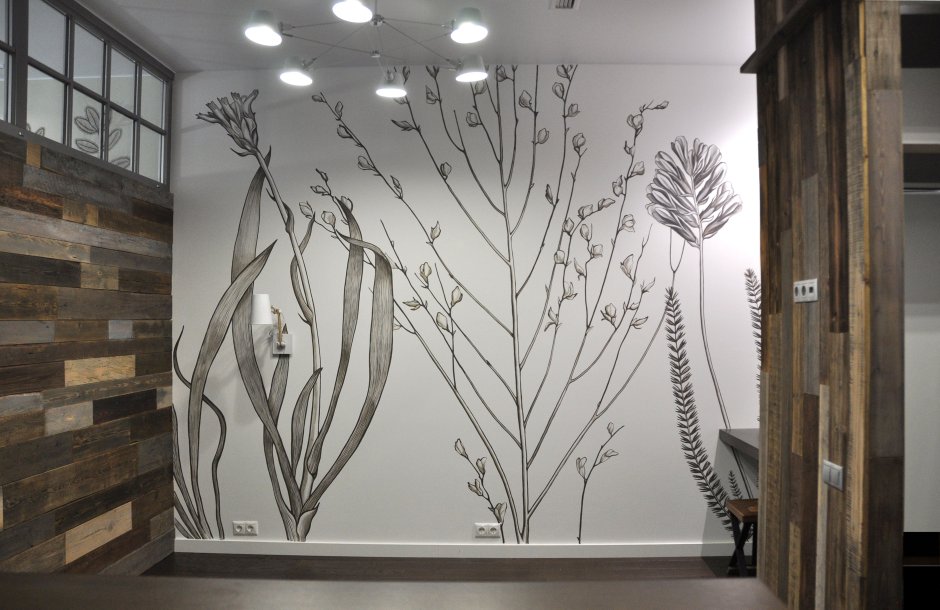 Графика на стене в интерьере