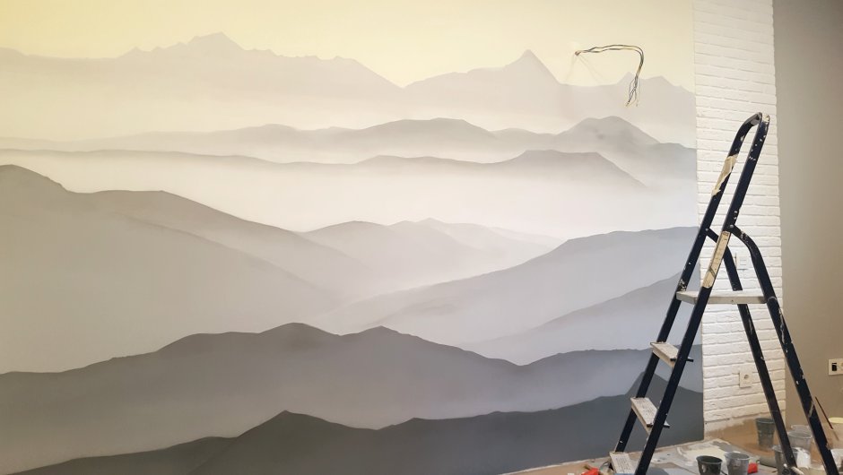 Роспись стен горы