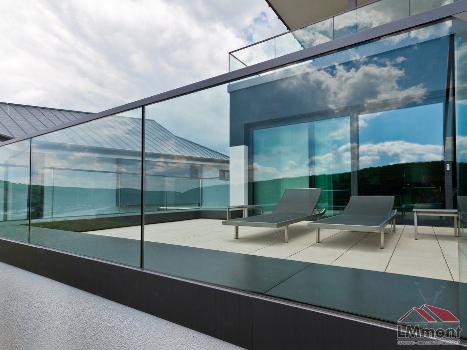 Стеклянные перегородки в интерьере