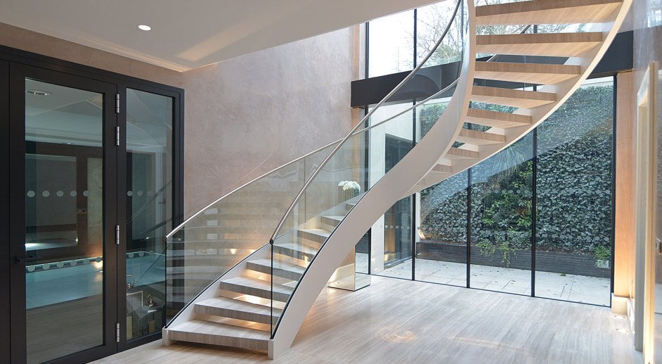 Лестница металлическая дизайнерская