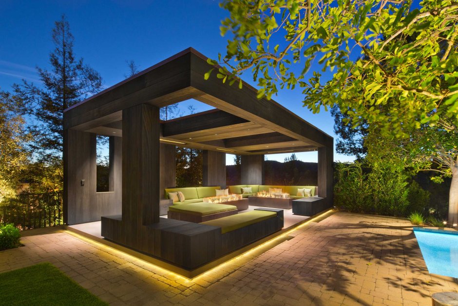 Беседка с прямой крышей