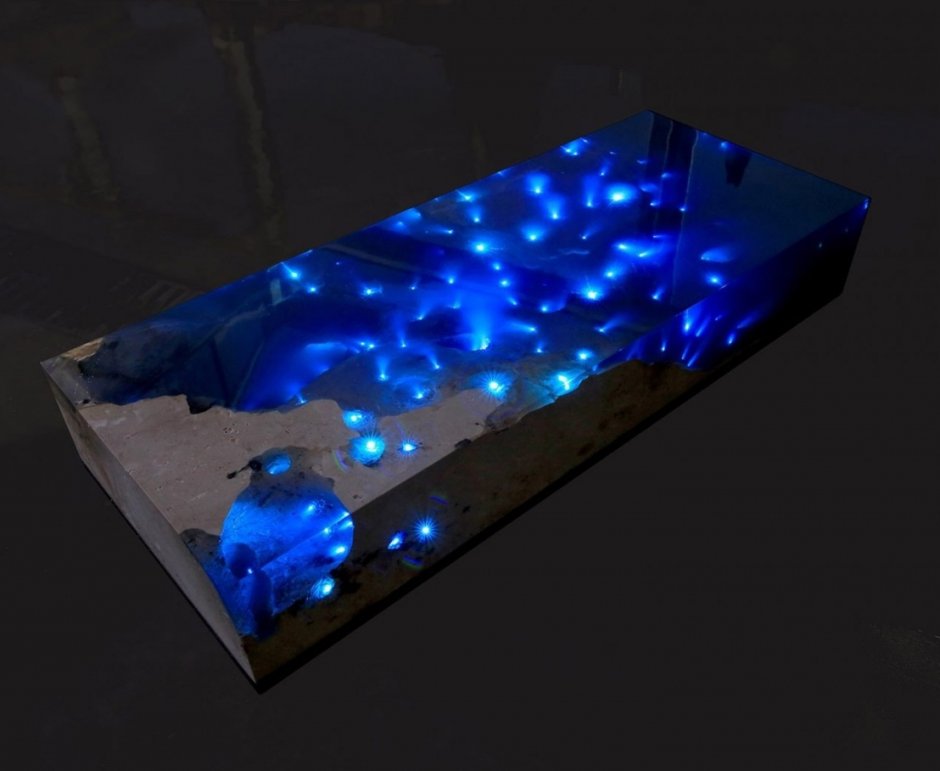 Стол из эпоксидной смолы с подсветкой