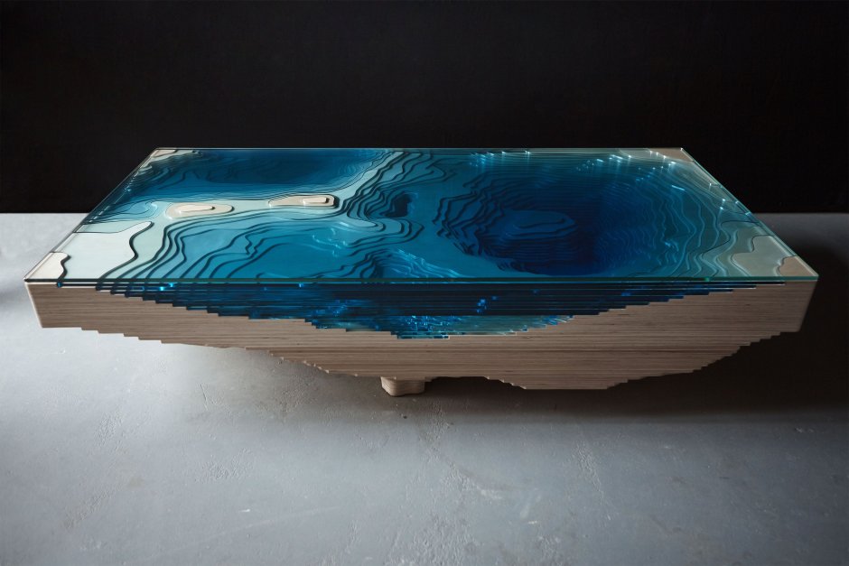 Офисный стол из эпоксидной смолы