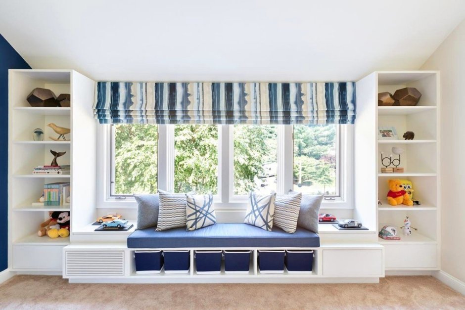 Подоконник диван в детской