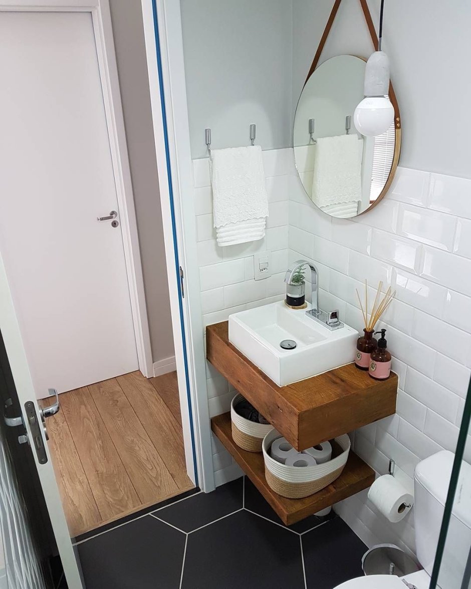 Плитка под дерево в туалете