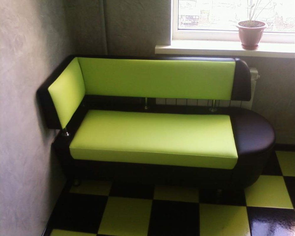 Маленькие кухонные диванчики на кухню