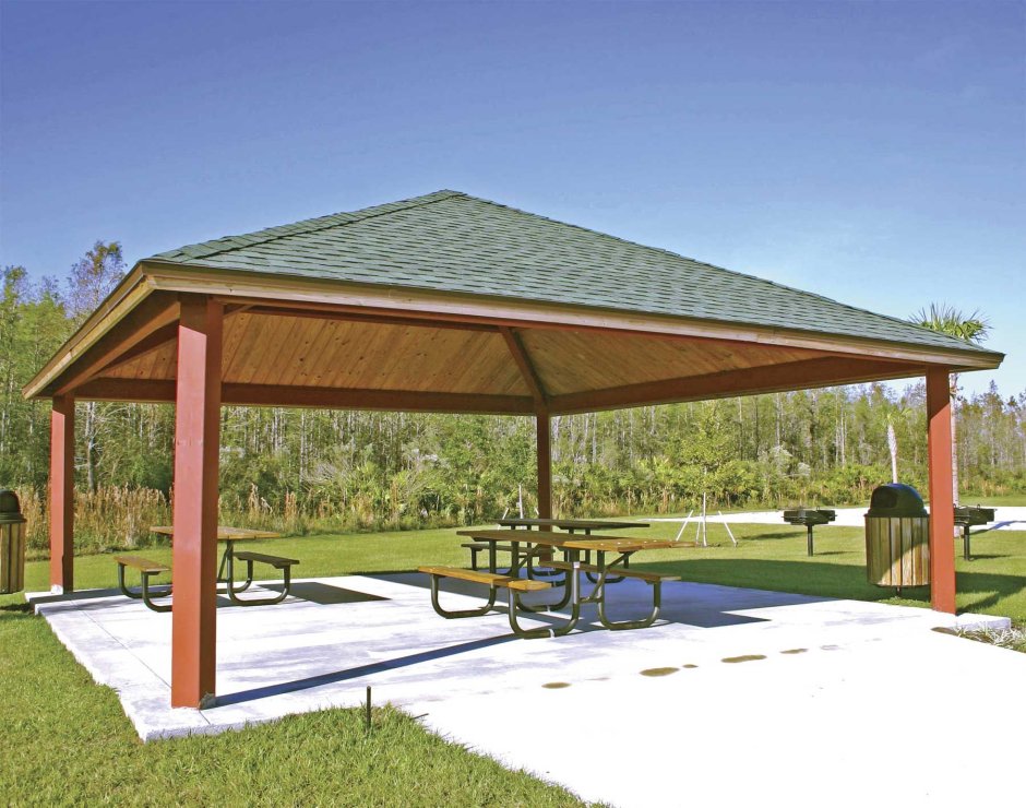 Навес с вальмовой кровлей