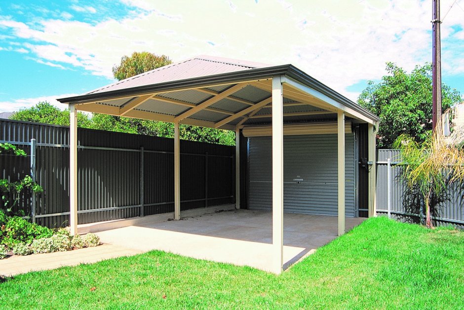 Навес у забора