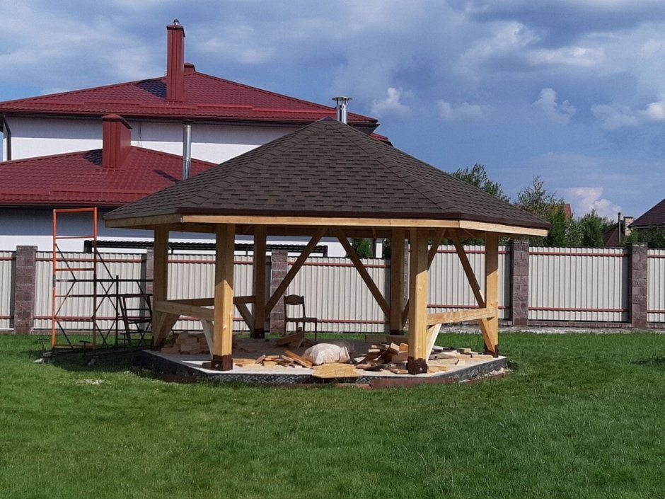 Четырёхскатная крыша для беседки