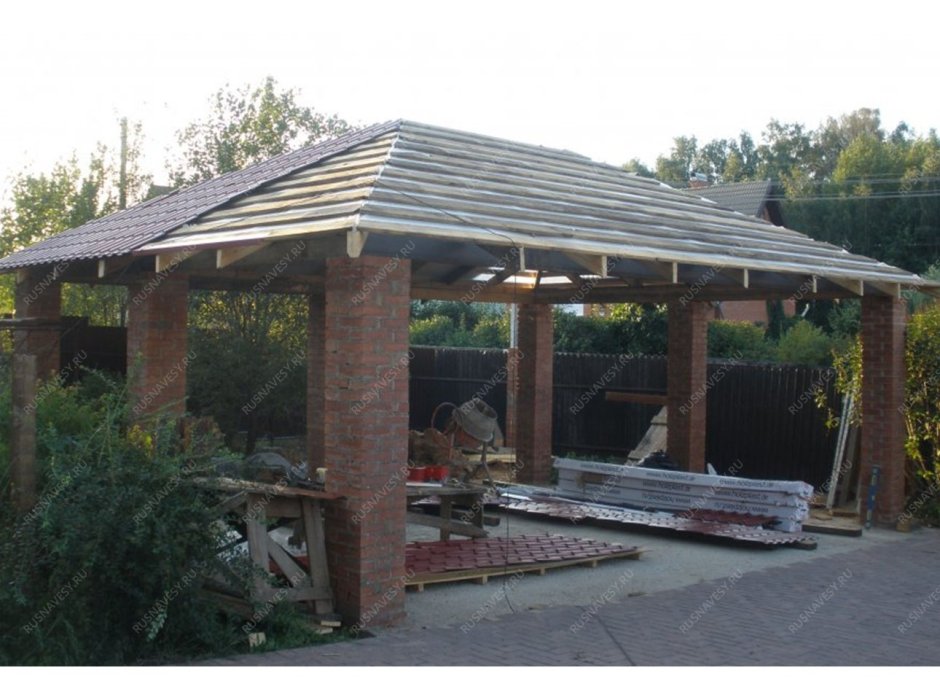 Беседка с навесом для машины