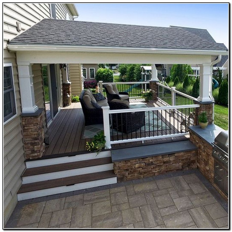 Терраса на заднем дворе