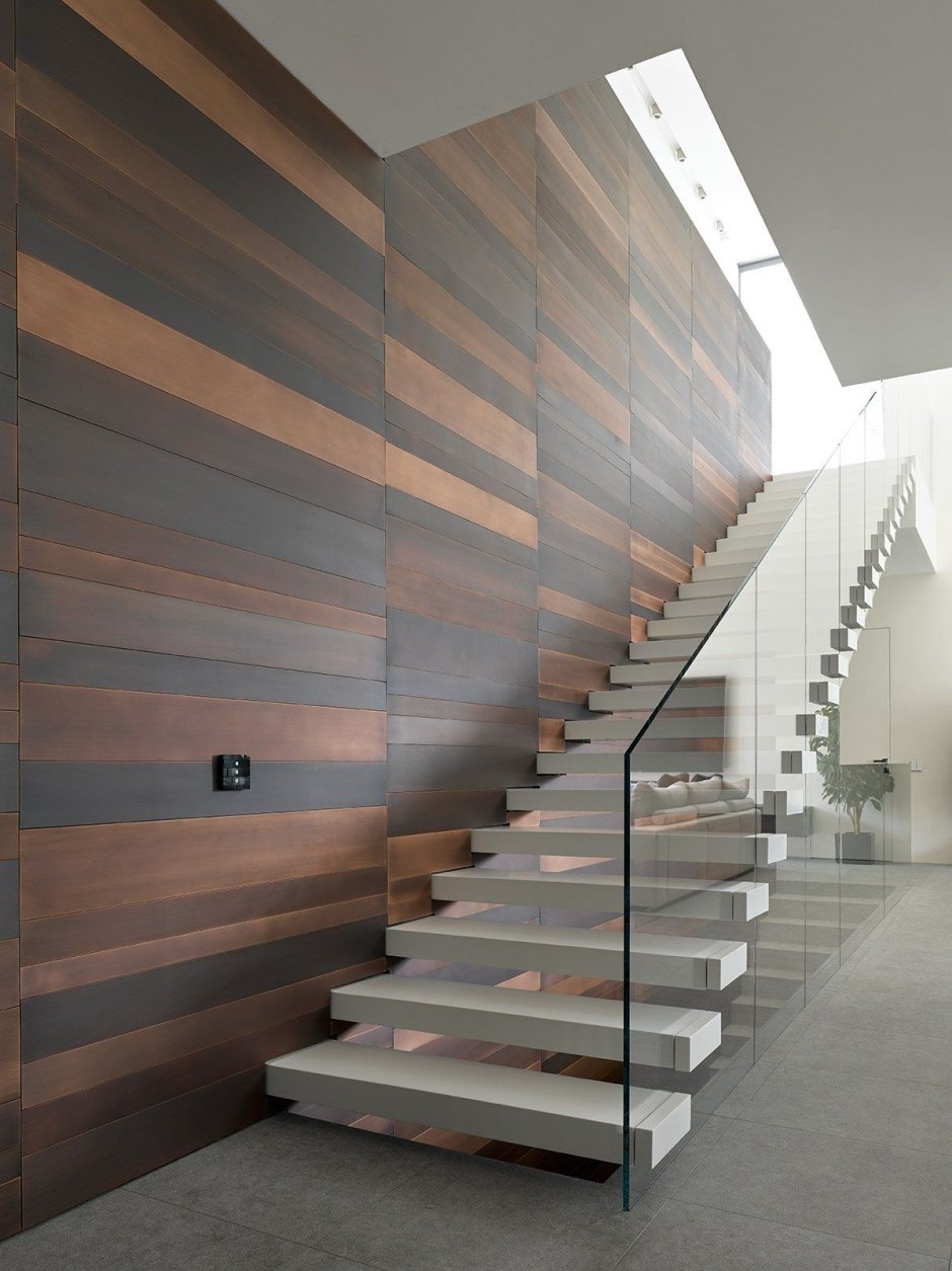 Лестница в доме из бруса