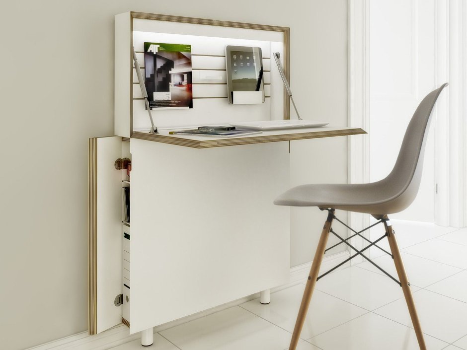 Рабочее место дома на балконе