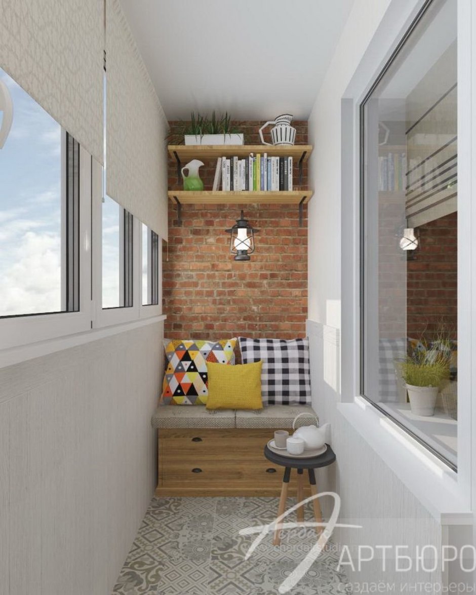 Уютный маленький балкон