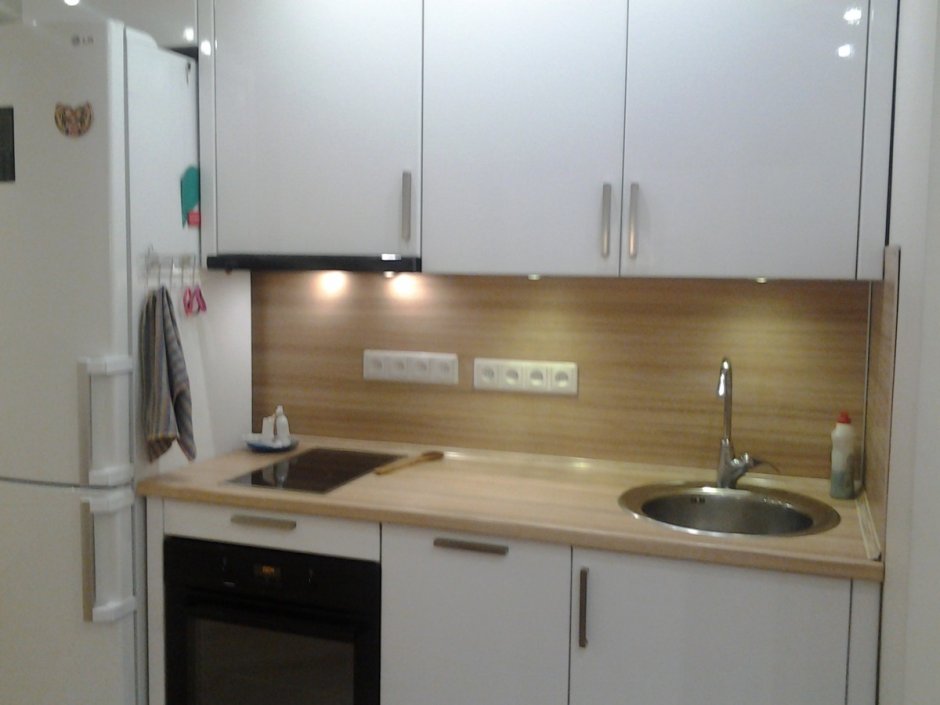 Кухня с двухкомфорочной варочной панелью