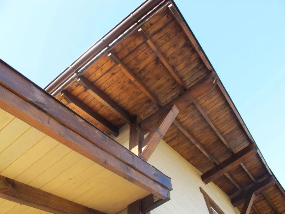 Как вычислить угол наклона кровли