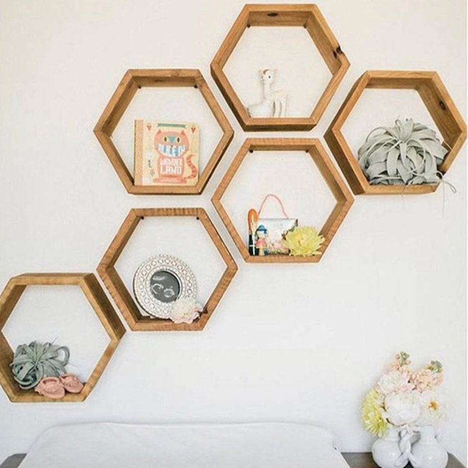 Полочки в виде сот