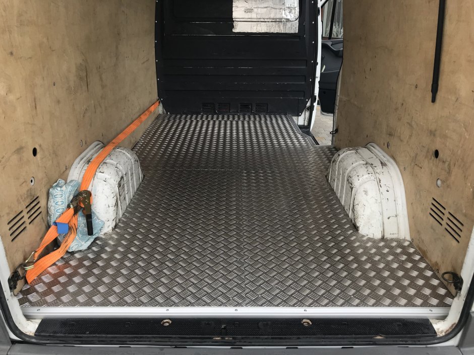 Пол Мерседес Спринтер 906