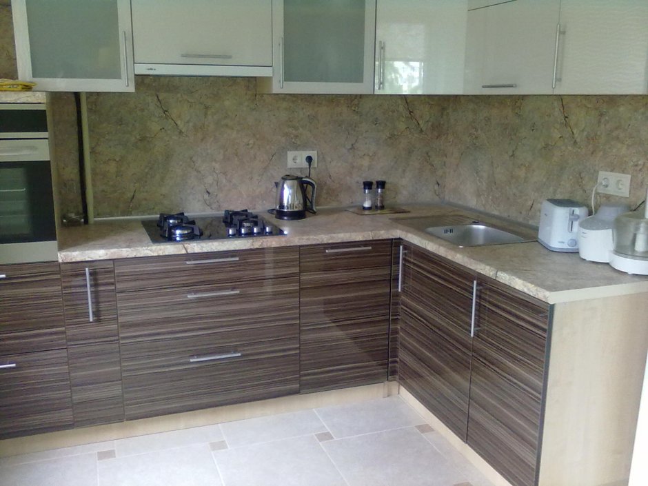 Неглубокий шкаф на кухню