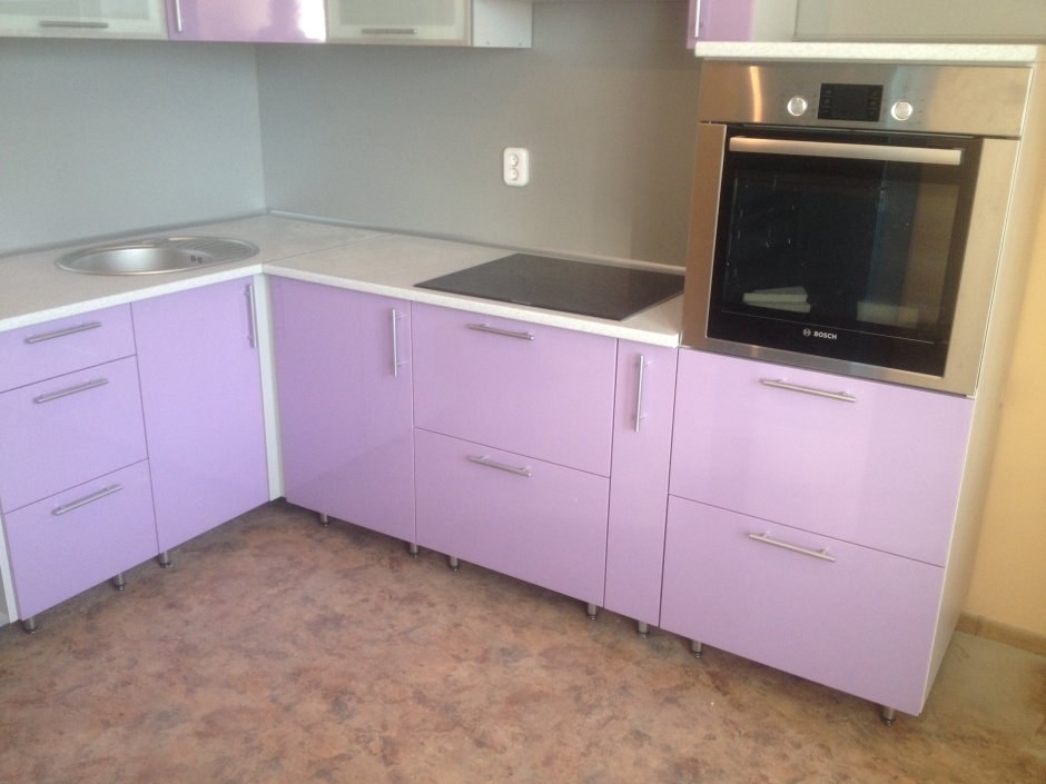 Кухня с деревянной столешницей