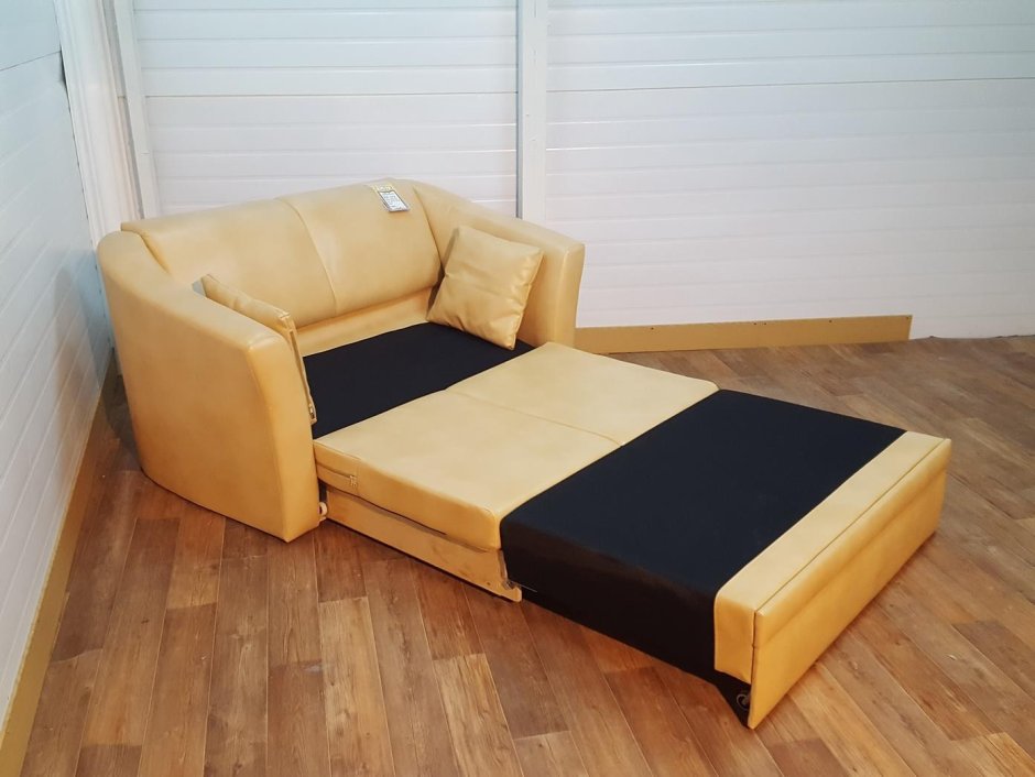 Диван выдвигающийся вперед