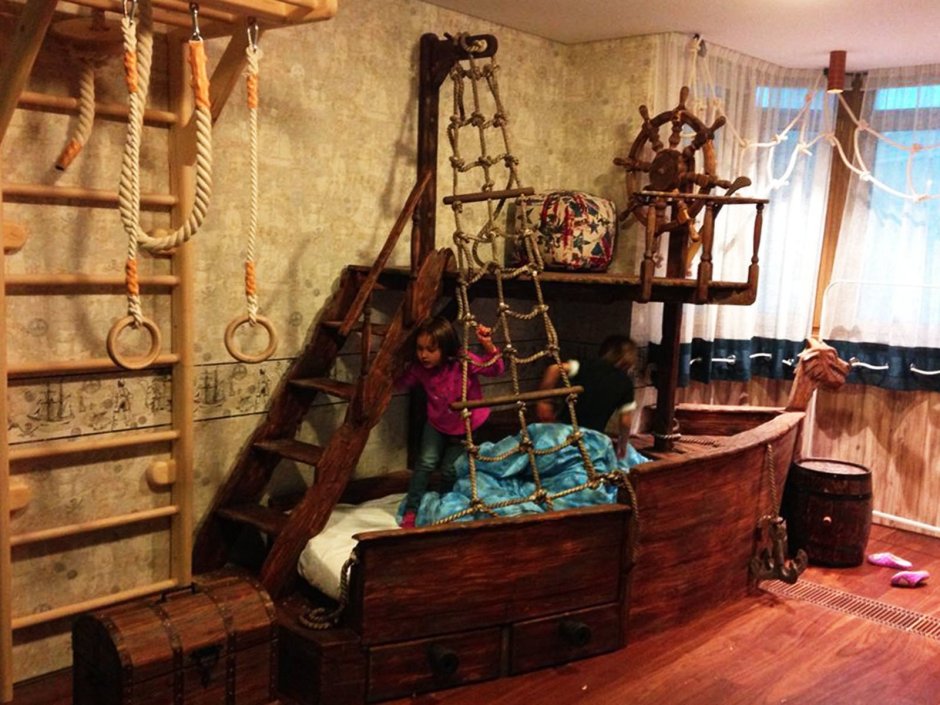 Пиратская комната в деревянном доме